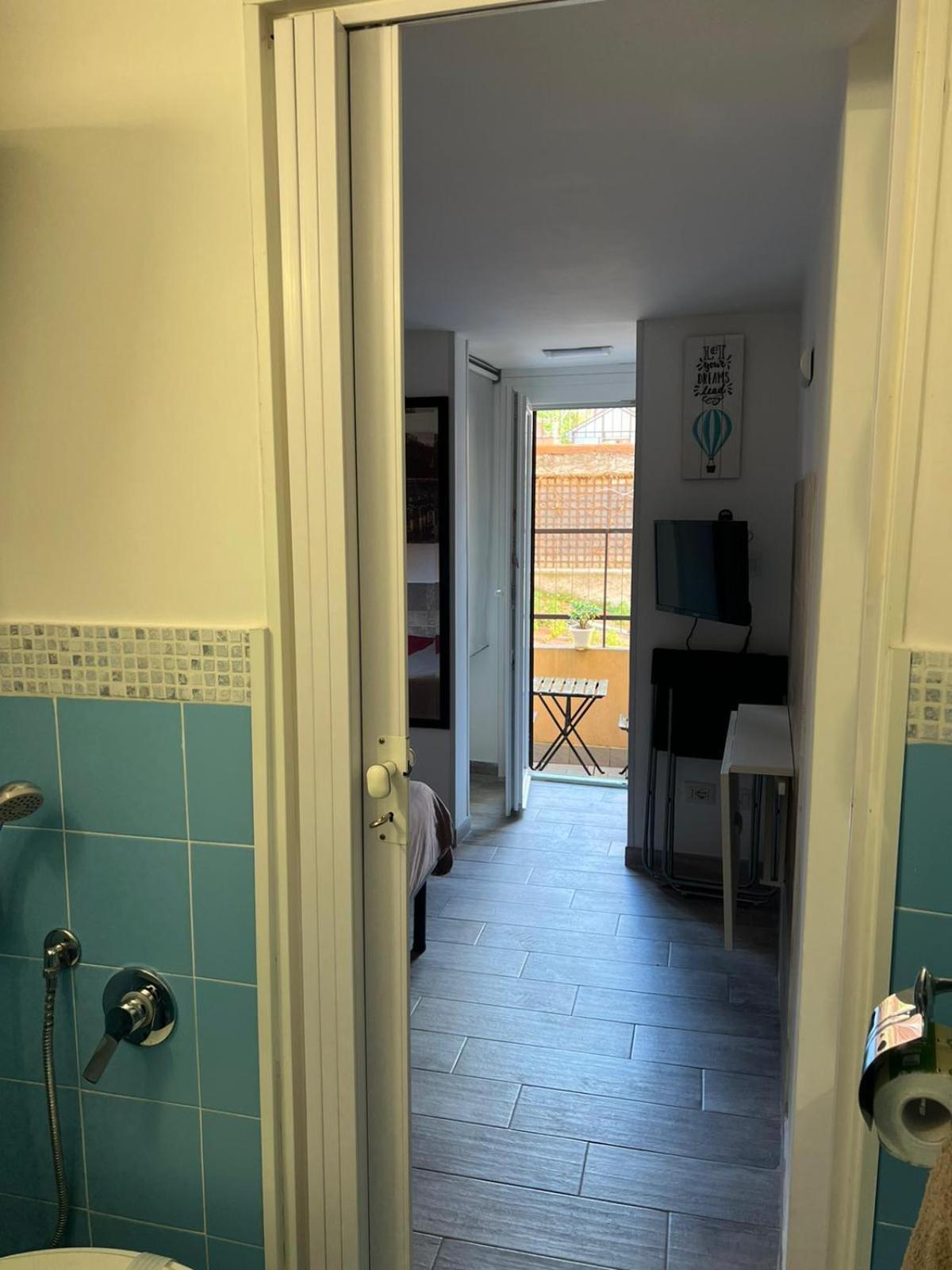 Monolocale Trastevere Locato Per Finalita Turistiche Rom